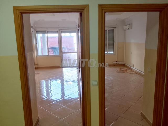 Bureau 144m2 aux Hôpitaux