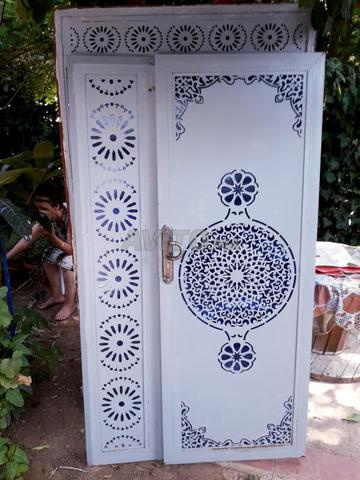 باب ليזר للبيع 3 قطع بحالة جيدة جداً