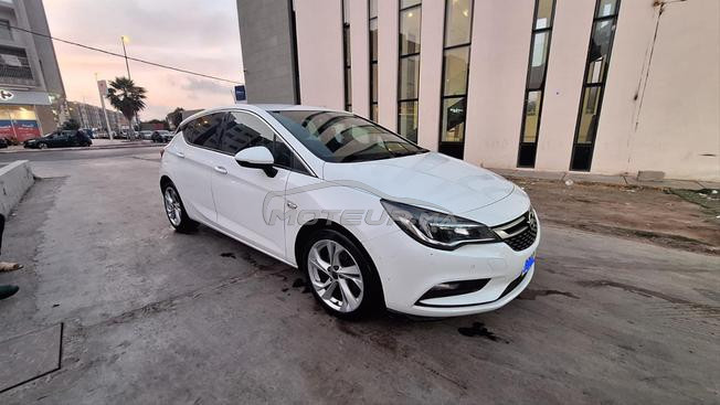 Opel Astra Diesel B. Auto Fin 2019 à Bouskoura