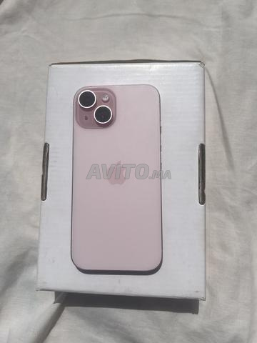 iPhone 15 (rose) - 2