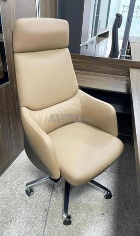 Pack chaise bureau en simili cuir en stock - 2