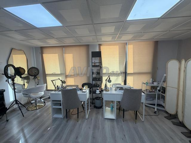 Salon de beauté à louer