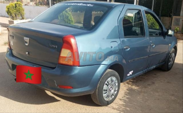 Dacia Logan essence 2011 - 2