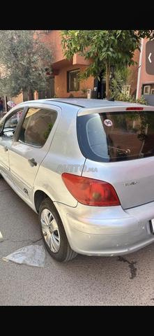 Voiture très bien et confortable sur la route, achetez et roulez - 2