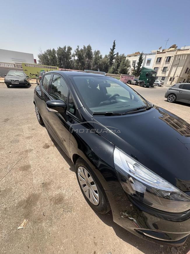 clio 4 essence a vendre tres bon etat 