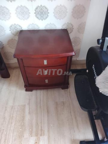 Lit en bois rouge - 2