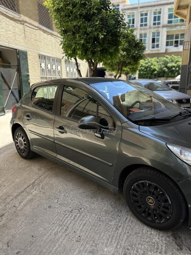     Peugeot 207 en très bon état 