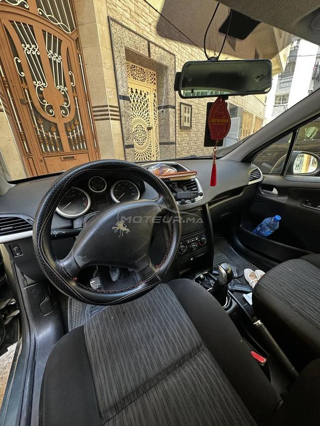     Peugeot 207 en très bon état 