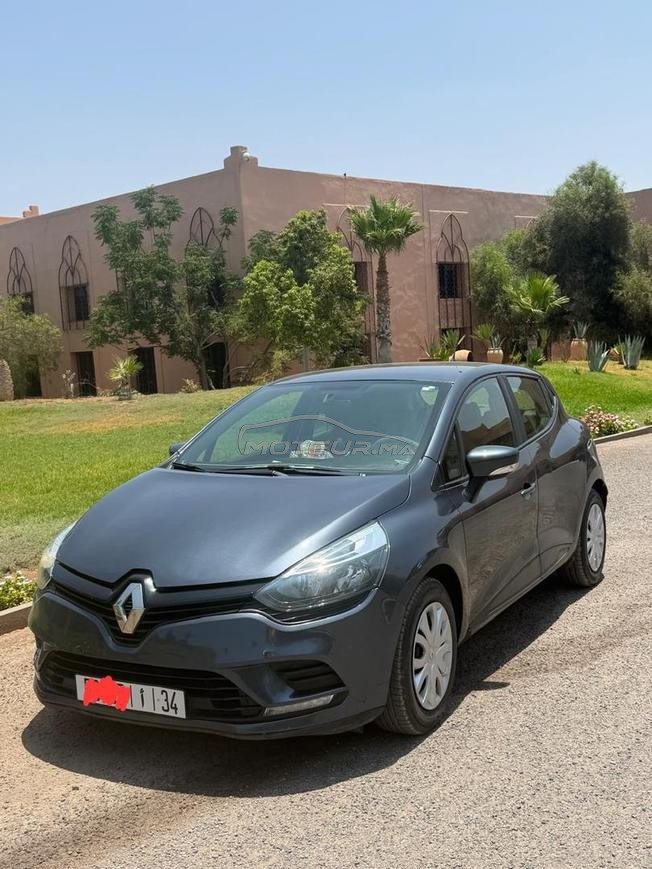 Vend clio 4 très bon état, entretien régulier.