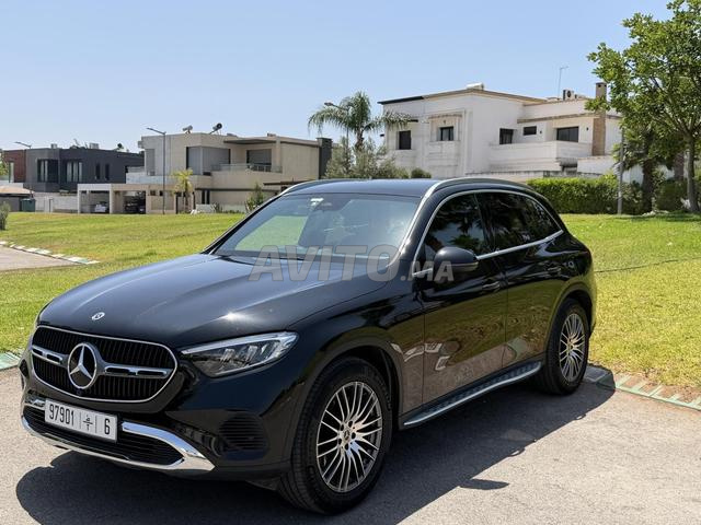 GLC 220d المالك الأول عدد كيلومترات منخفض جدًا