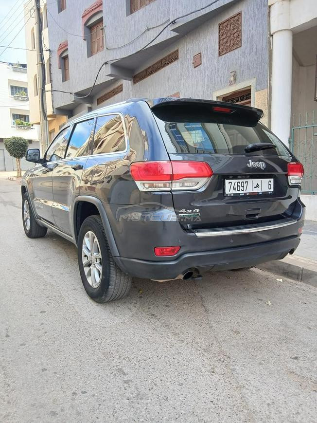 je mets belle jeep grand Cherokee comme neuve 