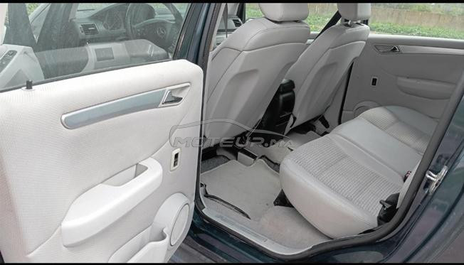 très belle voiture classe B 180 ne9iya bezaf 2008 