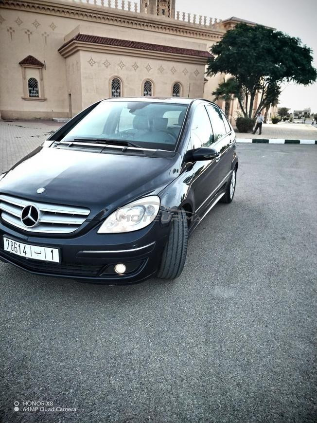 très belle voiture classe B 180 ne9iya bezaf 2008 