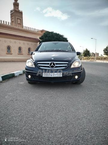 Très belle voiture classe B 180 très propre 2008