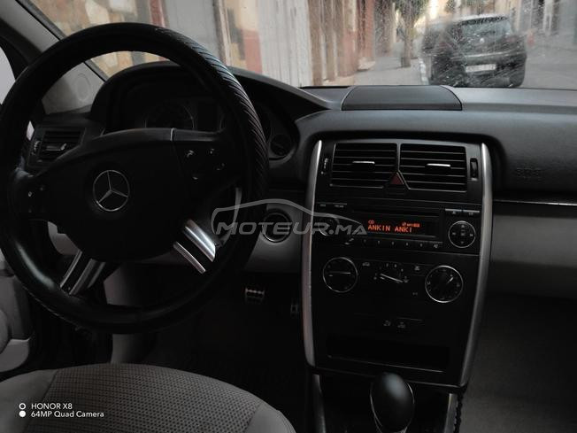 très belle voiture classe B 180 ne9iya bezaf 2008 