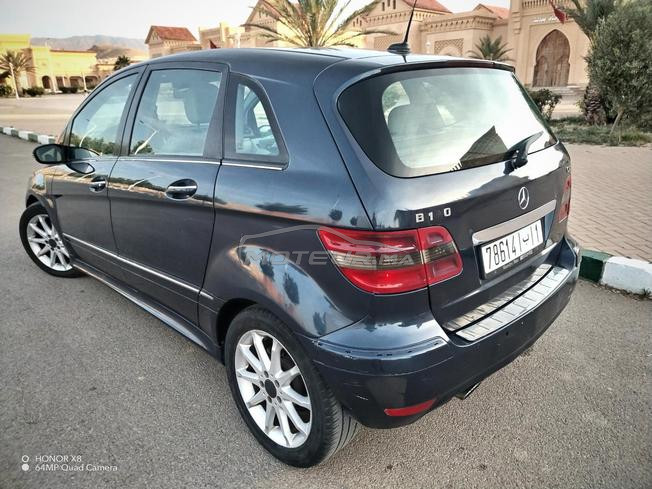 très belle voiture classe B 180 ne9iya bezaf 2008 