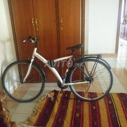 Vélo bitwin original en excellent état, propre.