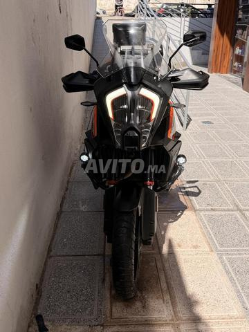 moto KTM 1290S - 2