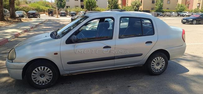 Renault Clio classique mdl 2001 essance 