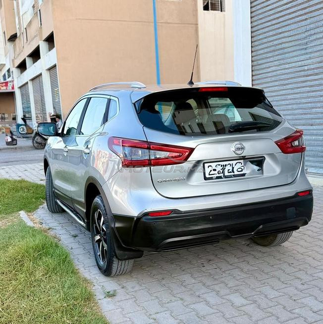 Nissan Qashqai 1er main 