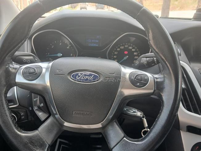 voiture ford focus 2014 en  bon etat