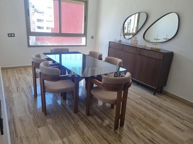 Salle à manger / Salon / Chaise / Table