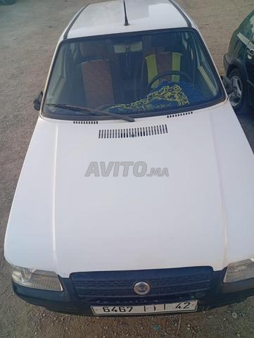 Voiture en très bon état, propre, tout fonctionne, pour le travail et le quotidien - 2