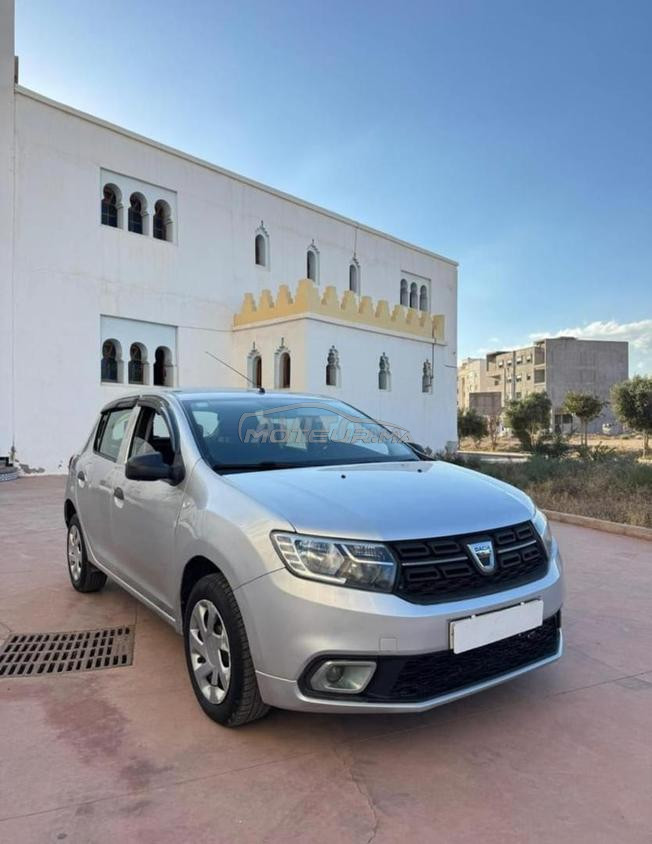 Dacia sandero 1er main neuf 15 000 km
