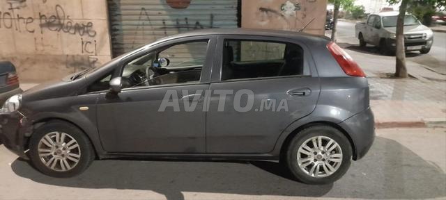 Fiat Punto Diesel Manuelle 2017 à Casablanca - 2