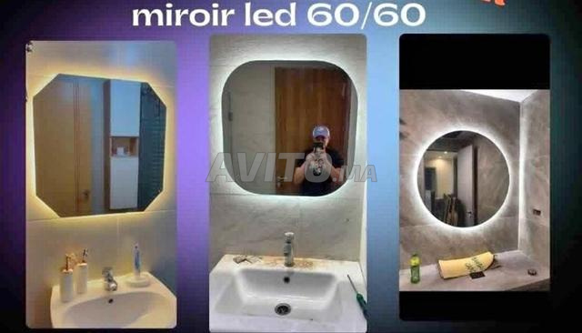 💎 Miroir mural LED – style moderne