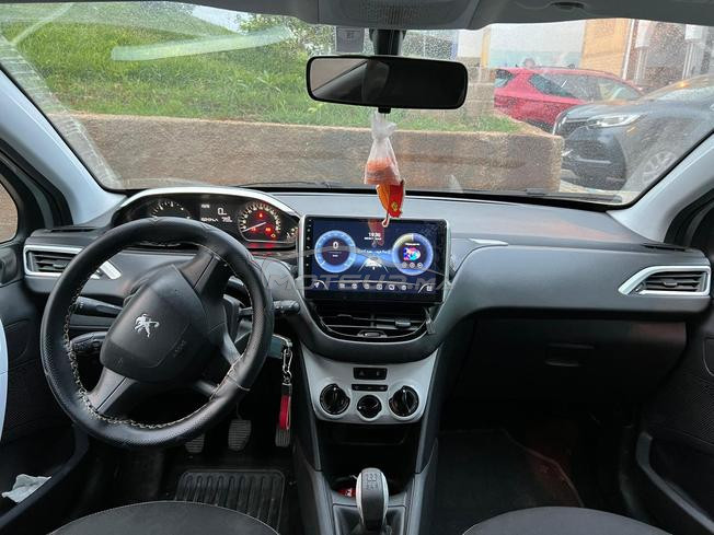 Peugeot 208 Diesel Manuelle 2017 à Casablanca