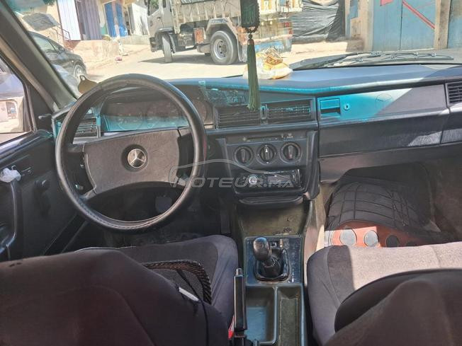 سيارة مرسيدس-بنز 190