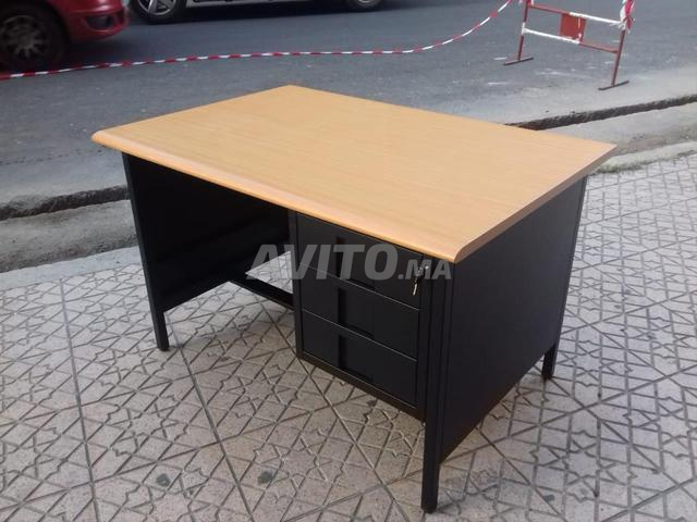 Mobilier scolaire
Table scolaire avec casier métallique - 2