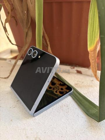 أعرض للبيع هاتفي Samsung Galaxy Z Flip6 - 2