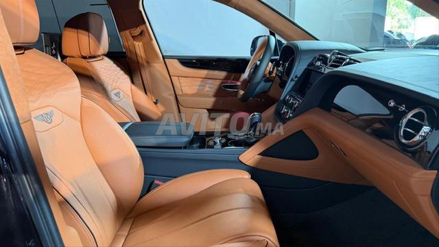 بنتلي بنتايجا هايبرد V6 أتيليه