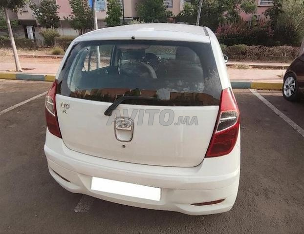 هيونداي i10 بيضاء للبيع - 2