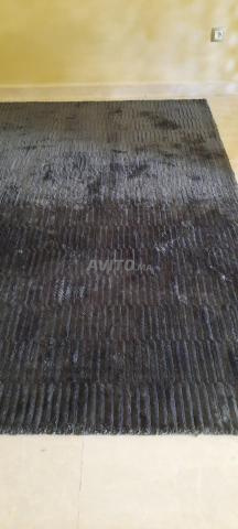 Tapis bleu nuit ou bleu foncé uni en bon état - 2