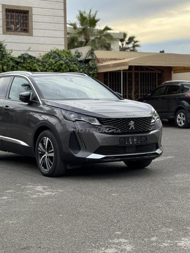 Peugeot 3008 2023 comme neuf 65k klm