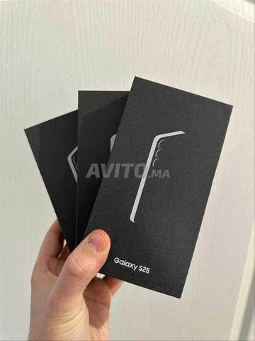 NEUF SAMSUNG S25 NORMAL 256GB / J'ai un magasin