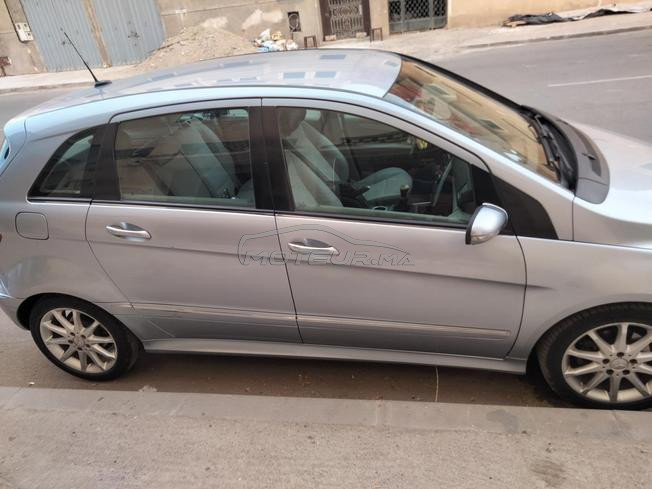 Mercedes B180 très bon état, prestige spécial.