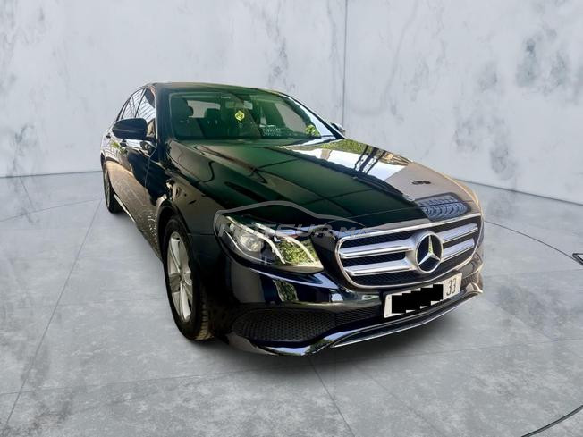 Mercedes Classe E 220d (2017) – État Nickel 