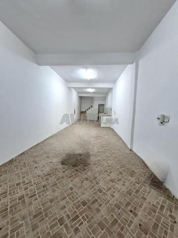 Entrepôt environ 140 m2 Hay Chrifa à côté Bd al qods
