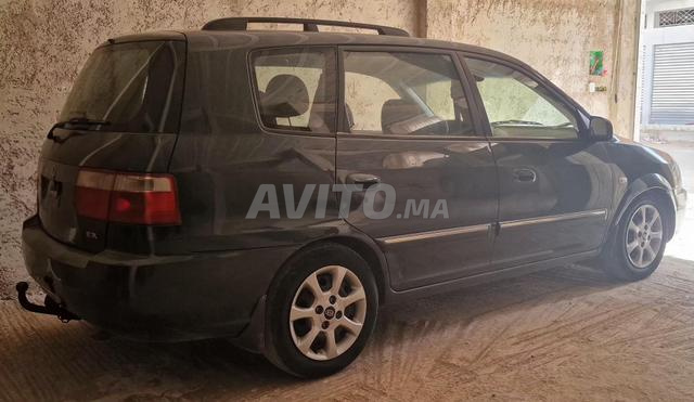 Kia Carens - 2