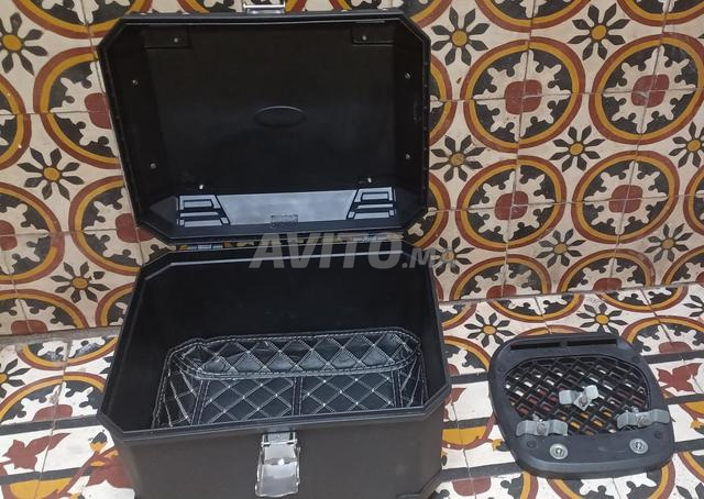 صندوق دراجة نارية جديد بحالة ممتازة - 2