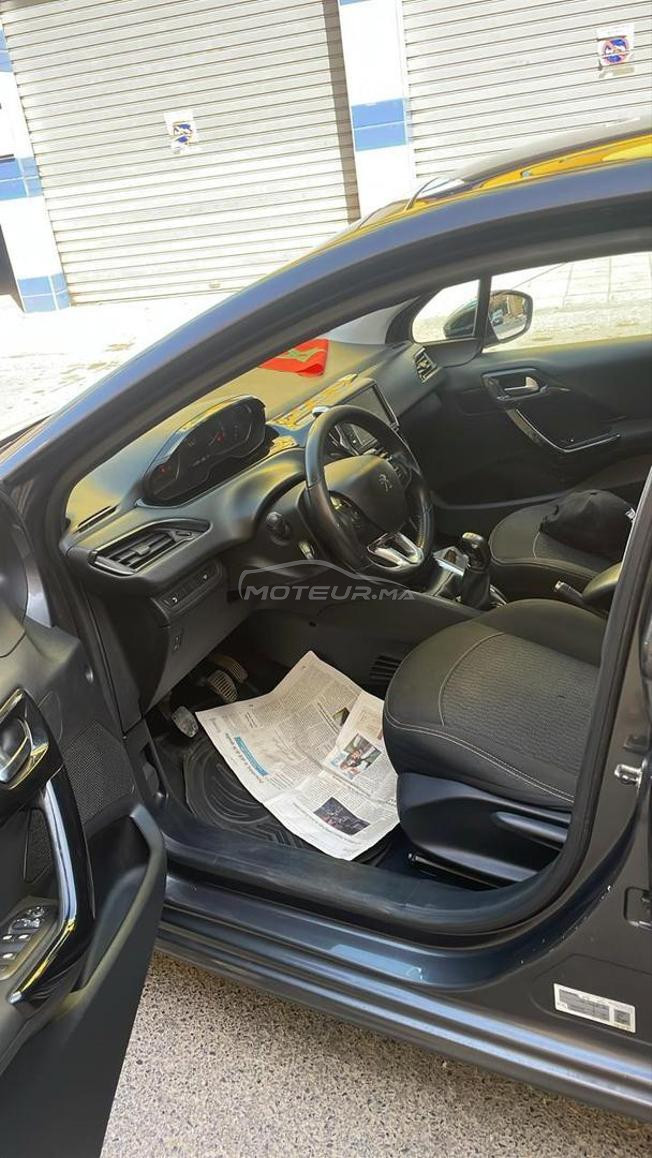Peugeot208