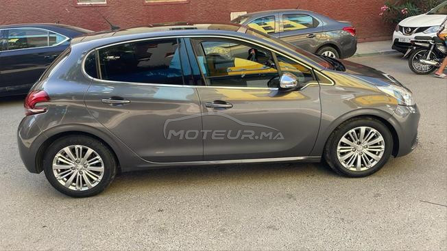 Peugeot208
