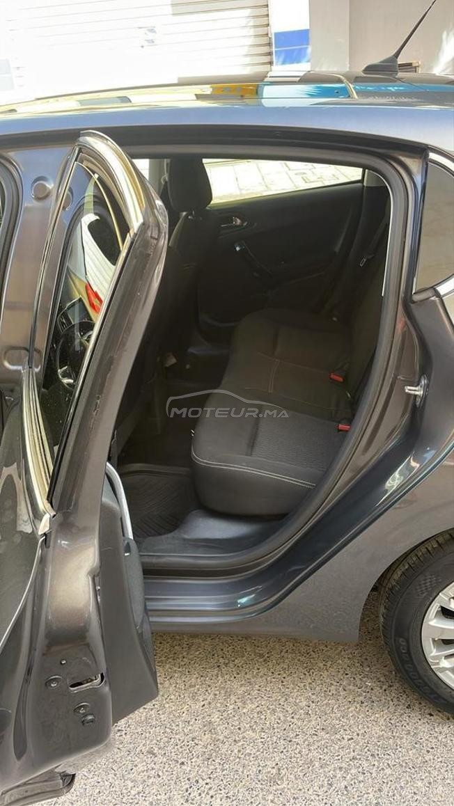 Peugeot208