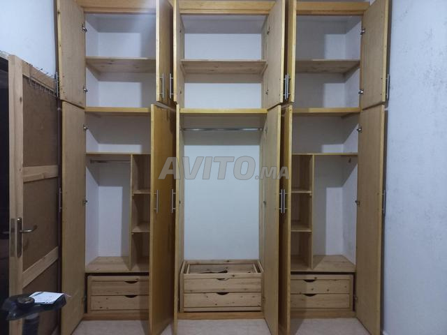 Une armoire en bois - 2