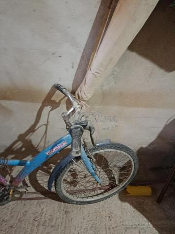 Vélo bon état bleu pour garçon et fille - 2