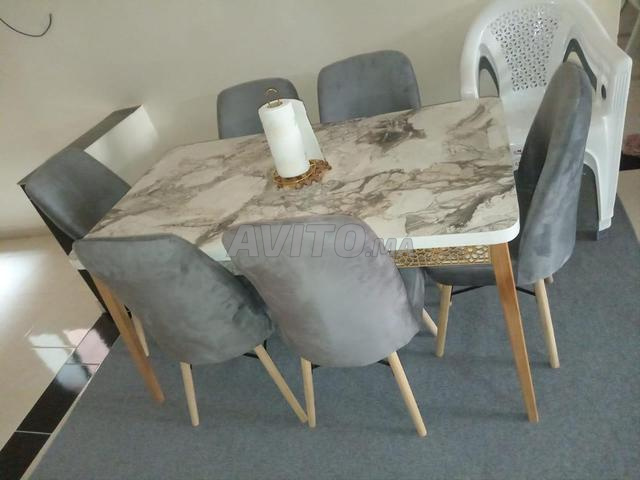 Table à manger avec 6 chaises - 2